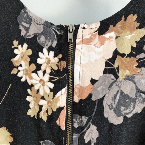 SOLD / A&F Floral Crop Top - Picture 6 of 6